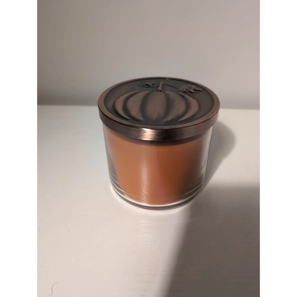 BATH‎ & BODY WORKS 3 WICK CANDLE PUMPKIN PIE - Picture 3 of 5